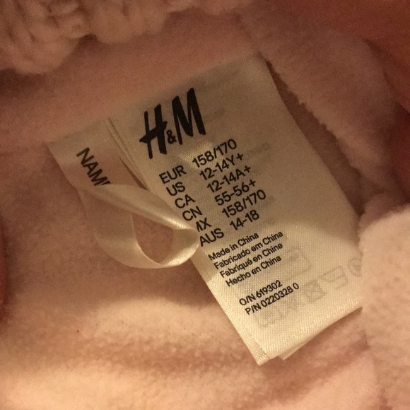 Pom Pom quilted hat from H&M .. kids size 12 to 14y - Picture 2 of 2